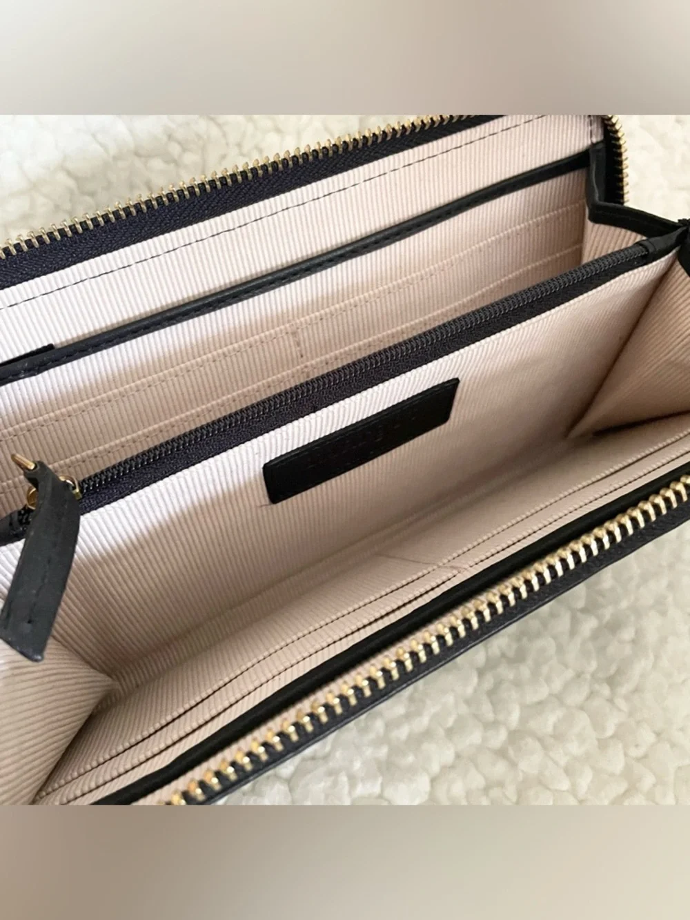 NWOT Margot New York Gabby Wallet